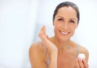 Kaip veiksmingai sudrėkinti veido odą