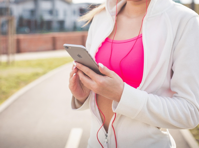 Žaidimo sąsajos įtaka sveikatos ir fitneso programėlių vystymuisi Žaidimo sąsajos įtaka sveikatos ir fitneso programėlių vystymuisi